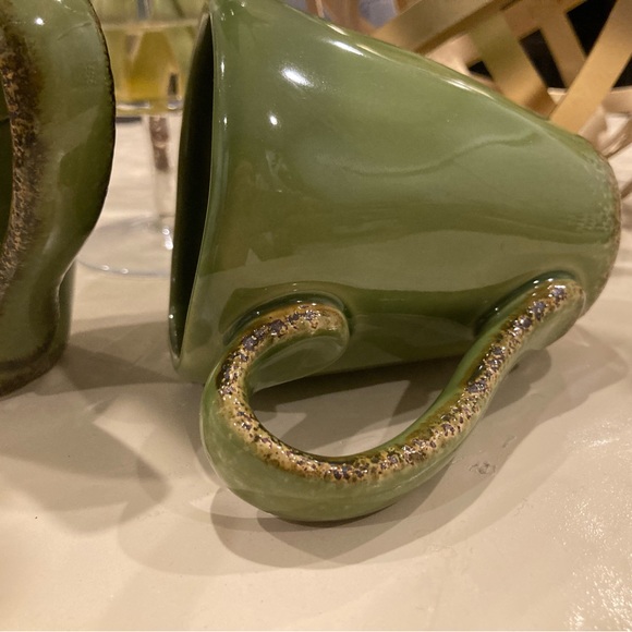 Pair of handmade and hand painted Corsica Green Jitra 14oz Mugs by Tabletops - Picture 8 of 10